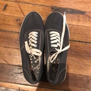 Gently used navy cute sneakers!